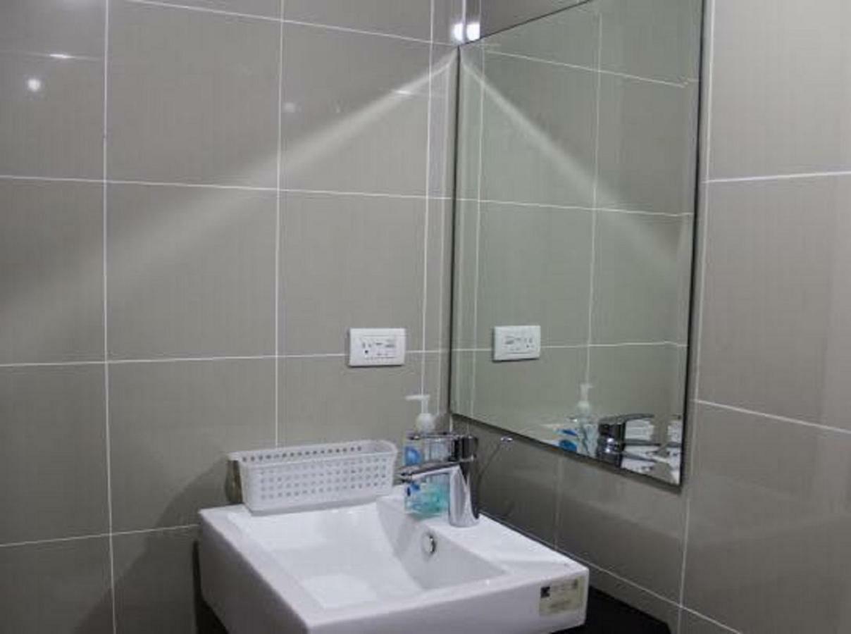 Cubao Manhattanheights Unit 7Ef Tower B, 1Br มะนิลา ภายนอก รูปภาพ